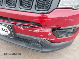 2018 Jeep Compass Latitude with VIN 3C4NJDBB2JT399488, listed as a IAAI auction lot 41553252 with 79,606 mi miles. Bid and sale history available at carsss.com. Image 6.