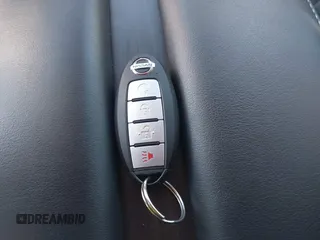 2020 Nissan Murano Platinum z VIN 5N1AZ2DS7LN142494, wystawiony jako IAAI lot #41747873 z przebiegiem 36 520 mil mil oraz . Historia ofert i sprzedaży dostępna na DreamBid. Obrazek 11.