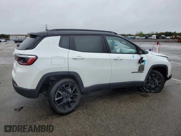 2024 Jeep Compass Latitude с VIN 3C4NJDBNXRT106152, выставлен на аукционе Copart как лот 55049335 с пробегом 4 944 миль миль и Списание • Salvage title. История ставок и продаж доступна на DreamBid. Изображение 3.