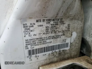 2006 Ford F-250 XL z VIN 1FTSW21516ED71127, wystawiony jako Copart lot #52815955 z przebiegiem 283 978 mil mil oraz Szkoda całkowita • Salvage title. Historia ofert i sprzedaży dostępna na DreamBid. Obrazek 12.