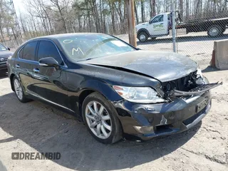 2011 Lexus LS 460 z VIN JTHCL5EF2B5010516, wystawiony jako IAAI lot #41930484 z przebiegiem 211 739 mil mil oraz . Historia ofert i sprzedaży dostępna na DreamBid. Obrazek 1.
