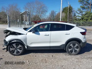 2023 Volvo C40 Plus с VIN YV4ED3GL9P2038589, выставлен на аукционе IAAI как лот 41738904 с пробегом 21 141 миль миль и . История ставок и продаж доступна на DreamBid. Изображение 14.