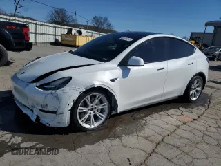 2022 Tesla Model Y Long Range with VIN 7SAYGDEE7NF408209, listed as a Copart auction lot 50469215 with 33,621 mi miles and Salvage Title. Bid and sale history available at carsss.com. Image 1.