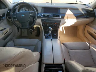 2010 BMW 7 Series 750Li xDrive z VIN WBAKC8C51AC430722, wystawiony jako Copart lot #85782774 z przebiegiem 127 361 mil mil oraz Szkoda całkowita • Salvage title. Historia ofert i sprzedaży dostępna na DreamBid. Obrazek 8.