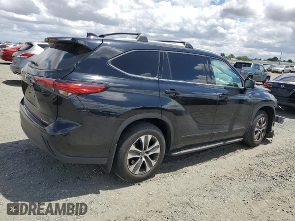 2022 Toyota Highlander XLE z VIN 5TDHZRBH0NS202972, wystawiony jako Copart lot #56211025 z przebiegiem 29 021 mil mil oraz Szkoda całkowita • Salvage title. Historia ofert i sprzedaży dostępna na DreamBid. Obrazek 3.