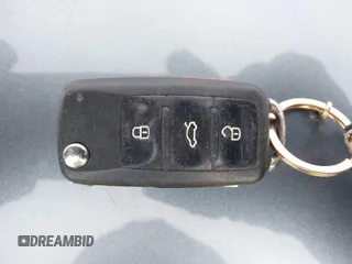 2014 Volkswagen Jetta SE z VIN 3VWD17AJ9EM358777, wystawiony jako IAAI lot #41880077 z przebiegiem 161 985 mil mil oraz . Historia ofert i sprzedaży dostępna na DreamBid. Obrazek 11.