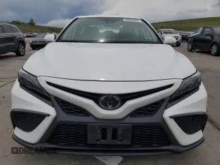 2023 Toyota Camry SE z VIN 4T1G11AK2PU722215, wystawiony jako Copart lot #58623895 z przebiegiem 39 968 mil mil oraz Szkoda całkowita • Salvage title. Historia ofert i sprzedaży dostępna na DreamBid. Obrazek 5.