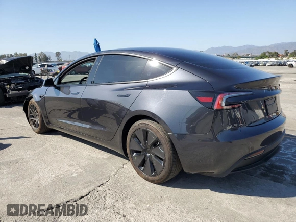 2024 Tesla Model 3 z VIN 5YJ3E1EA1RF736188, wystawiony jako Copart lot #57891625 z przebiegiem 9128 mil mil oraz Szkody całkowita. Historia ofert i sprzedaży dostępna na DreamBid. Obrazek 2.