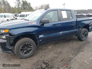 2019 Chevrolet Silverado 1500 Custom Trail Boss with VIN 1GCPYCEH6KZ400716, listed as a IAAI auction lot 41919009 with 57,091 mi miles. Bid and sale history available at carsss.com. Image 6.