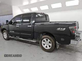 2005 Nissan Titan LE with VIN 1N6AA07B25N562871, listed as a Copart auction lot 88936775 with 213,775 mi miles and Clean Title. Bid and sale history available at carsss.com. Image 2.