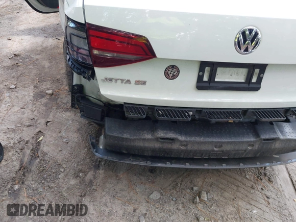 2018 Volkswagen Jetta SE with VIN 3VWDB7AJ1JM261886, listed as a IAAI auction lot 42486968 with Not provided miles and . Bid and sale history available at DreamBid. Image 6.