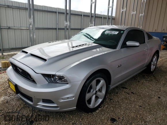 2013 Ford Mustang GT with VIN 1ZVBP8CF7D5242292, listed as a Copart auction lot 50411825 with 35,821 mi miles and Clean Title. Bid and sale history available at carsss.com. Image 1.
