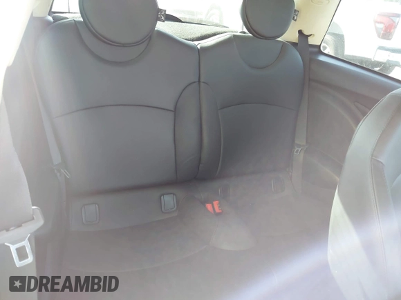 2012 MINI Hardtop S с VIN WMWSV3C58CTY17722, выставлен на аукционе IAAI как лот 42698588 с пробегом 98 511 миль миль и . История ставок и продаж доступна на DreamBid. Изображение 8.