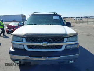 2003 Chevrolet Avalanche with VIN 3GNEK13TX3G263258, listed as a IAAI auction lot 41861349 with 200,892 mi miles. Bid and sale history available at carsss.com. Image 12.