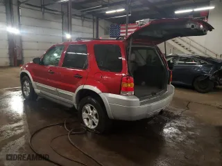 2007 Ford Escape XLT with VIN 1FMCU93197KA92035, listed as a Copart auction lot 47050015 with 246,808 mi miles and Salvage Title. Bid and sale history available at carsss.com. Image 2.