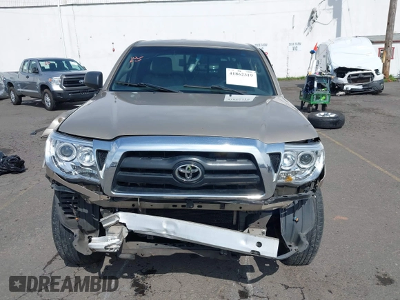 2006 Toyota Tacoma PreRunner with VIN 5TETU62N36Z164347, listed as a IAAI auction lot 41862319 with 395,554 mi miles. Bid and sale history available at carsss.com. Image 13.