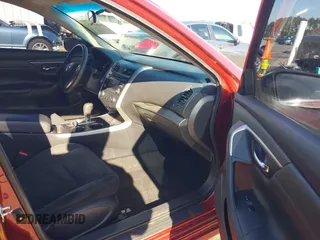 2015 Nissan Altima 2.5 S with VIN 1N4AL3AP9FN888824, listed as a IAAI auction lot 42037037 with 192,509 mi miles. Bid and sale history available at carsss.com. Image 5.