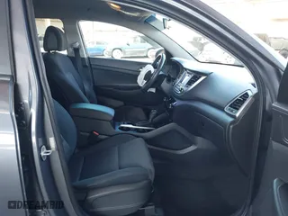 2017 Hyundai Tucson Value with VIN KM8J33A27HU460429, listed as a IAAI auction lot 41681076 with 95,178 mi miles. Bid and sale history available at carsss.com. Image 5.