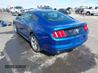 2017 Ford Mustang V6 z VIN 1FA6P8AM1H5323841, wystawiony jako IAAI lot #42770240 z przebiegiem 201 012 mil mil oraz . Historia ofert i sprzedaży dostępna na DreamBid. Obrazek 3.