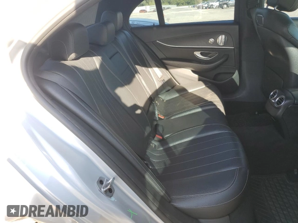 2019 Mercedes-Benz E 300 with VIN WDDZF4JB8KA489019, listed as a Copart auction lot 61550154 with 132,301 mi miles and Non repairable. Bid and sale history available at DreamBid. Image 10.