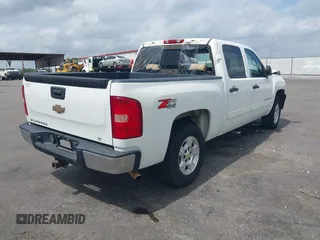 2009 Chevrolet Silverado 1500 LT with VIN 3GCEK23M29G132888, listed as a IAAI auction lot 41946696 with 254,228 mi miles and . Bid and sale history available at DreamBid. Image 4.