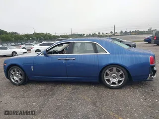 2011 Rolls-Royce Ghost with VIN SCA664S55BUX49548, listed as a IAAI auction lot 41395054 with 17,710 mi miles. Bid and sale history available at carsss.com. Image 14.
