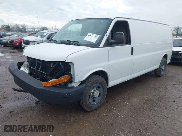 2014 Chevrolet Express Cargo Van with VIN 1GCWGGCA0E1155572, listed as a IAAI auction lot 41965353 with 324,538 mi miles. Bid and sale history available at carsss.com. Image 17.