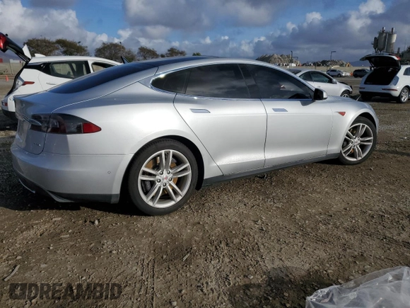 2015 Tesla Model S 85D with VIN 5YJSA1H25FF080956, listed as a Copart auction lot 45336675 with 118,377 mi miles and Salvage Title. Bid and sale history available at carsss.com. Image 3.