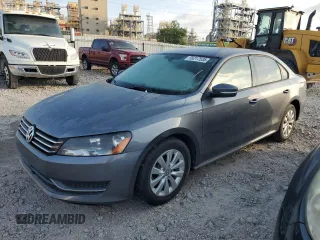 2015 Volkswagen Passat S with VIN 1VWAT7A3XFC006941, listed as a Copart auction lot 55217535 with 124,665 mi miles and Clean title. Bid and sale history available at DreamBid. Image 1.