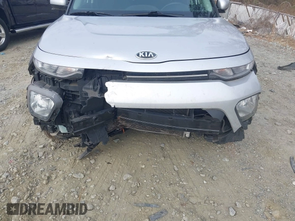 2020 Kia Soul LX with VIN KNDJ23AU8L7011339, listed as a IAAI auction lot 41179070 with 107,072 mi miles. Bid and sale history available at carsss.com. Image 6.