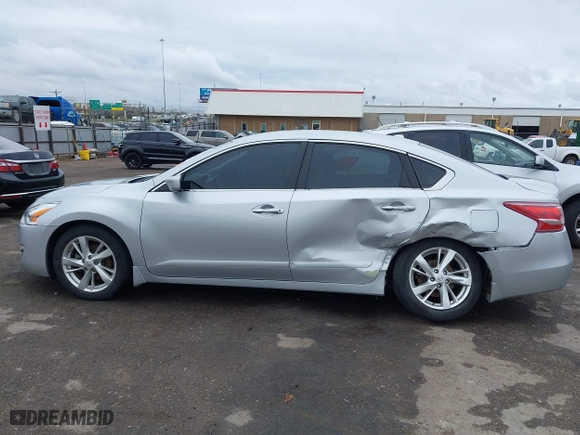 2013 Nissan Altima 2.5 SV with VIN 1N4AL3AP3DC258550, listed as a IAAI auction lot 41955123 with 185,618 mi miles. Bid and sale history available at carsss.com. Image 14.