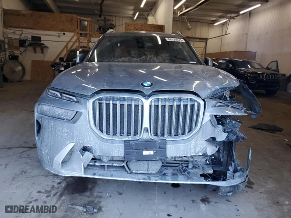 2023 BMW X7 xDrive40i with VIN 5UX23EM0XP9S05269, listed as a Copart auction lot 44130075 with 0 mi miles and Salvage Title. Bid and sale history available at carsss.com. Image 5.