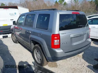 2017 Jeep Patriot Sport with VIN 1C4NJRBB7HD145143, listed as a IAAI auction lot 41541812 with 79,924 mi miles and . Bid and sale history available at DreamBid. Image 3.