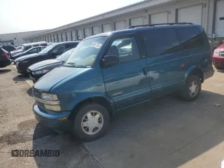 2000 Chevrolet Astro with VIN 1GNDM19W0YB196113, listed as a Copart auction lot 65641724 with 218,665 mi miles and Salvage Title. Bid and sale history available at carsss.com. Image 1.