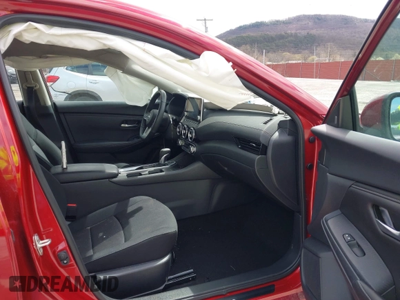 2024 Nissan Sentra SV with VIN 3N1AB8CV5RY206053, listed as a IAAI auction lot 41961946 with 10,133 mi miles and . Bid and sale history available at DreamBid. Image 5.