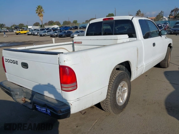 2002 Dodge Dakota with VIN 1B7GL12X62S519941, listed as a IAAI auction lot 41459153 with 259,726 mi miles and . Bid and sale history available at carsss.com. Image 4.