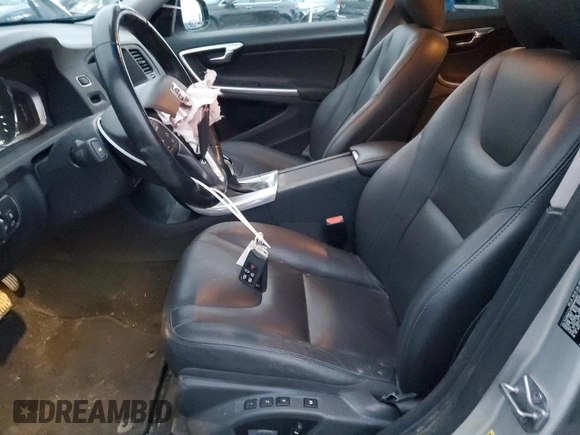 2018 Volvo V60 z VIN YV440MWK4J2056026, wystawiony jako Copart lot #83186344 z przebiegiem 45 495 mil mil oraz Szkoda całkowita • Salvage title. Historia ofert i sprzedaży dostępna na DreamBid. Obrazek 7.