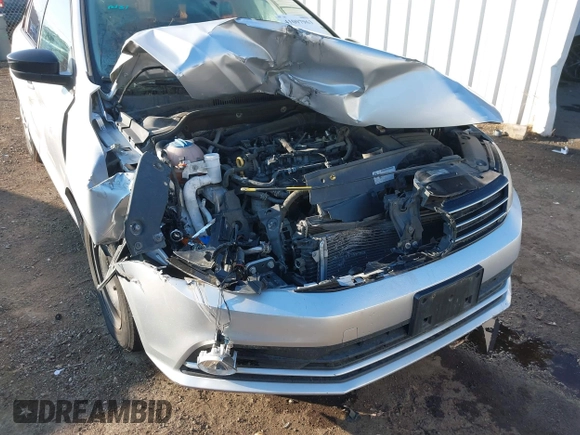 2015 Volkswagen Jetta SE z VIN 3VWD17AJ6FM257858, wystawiony jako IAAI lot #41007963 z przebiegiem 165 064 mil mil oraz . Historia ofert i sprzedaży dostępna na DreamBid. Obrazek 6.