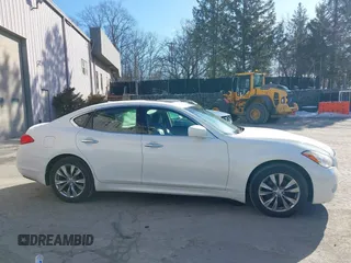 2013 Infiniti M z VIN JN1BY1AR6DM602021, wystawiony jako IAAI lot #41397484 z przebiegiem 226 584 mil mil oraz . Historia ofert i sprzedaży dostępna na DreamBid. Obrazek 13.