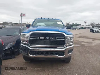 2020 Ram 2500 Tradesman with VIN 3C6UR5CJ4LG146921, listed as a IAAI auction lot 41300155 with 44,201 mi miles and . Bid and sale history available at DreamBid. Image 12.