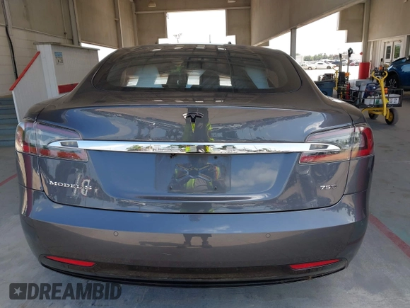 2018 Tesla Model S 75D с VIN 5YJSA1E2XJF246112, выставлен на аукционе IAAI как лот 42124379 с пробегом Не указан миль и . История ставок и продаж доступна на DreamBid. Изображение 16.