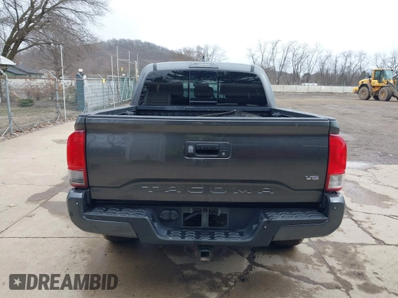 2017 Toyota Tacoma SR5 with VIN 3TMCZ5AN3HM113332, listed as a IAAI auction lot 41757467 with 199,846 mi miles. Bid and sale history available at carsss.com. Image 17.