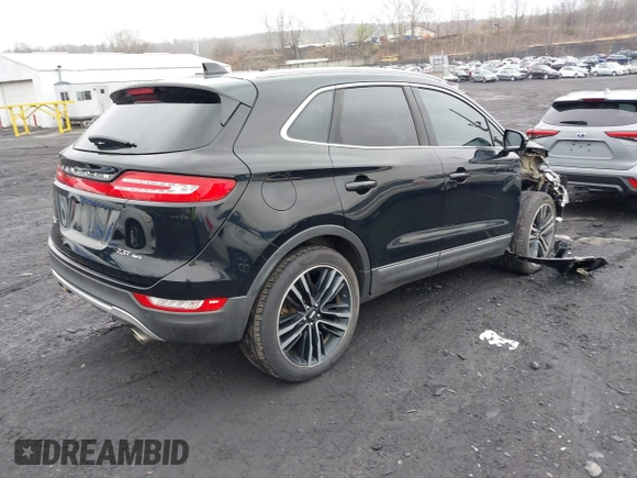 2017 Lincoln MKC Reserve with VIN 5LMTJ3DH4HUL32550, listed as a IAAI auction lot 41961355 with 60,104 mi miles. Bid and sale history available at carsss.com. Image 4.