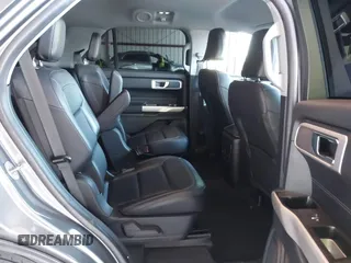 2022 Ford Explorer XLT z VIN 1FMSK7DHXNGB36514, wystawiony jako IAAI lot #42310723 z przebiegiem 44 198 mil mil oraz . Historia ofert i sprzedaży dostępna na DreamBid. Obrazek 8.