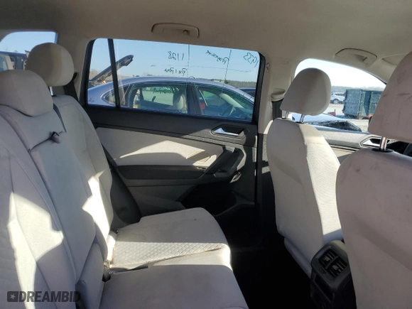 2019 Volkswagen Tiguan S with VIN 3VV0B7AX0KM041552, listed as a Copart auction lot 43811925 with 67,980 mi miles and Salvage Title. Bid and sale history available at carsss.com. Image 10.
