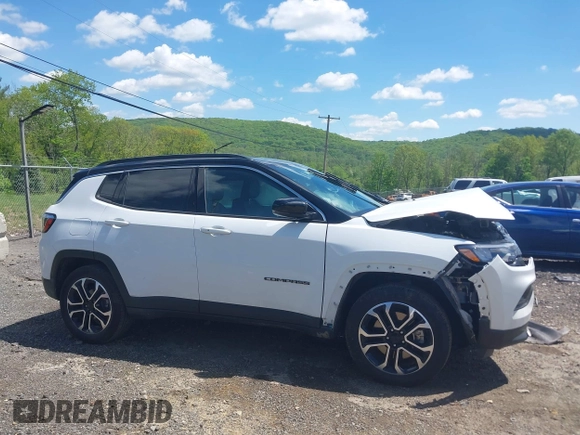 2024 Jeep Compass Limited with VIN 3C4NJDCNXRT610750, listed as a IAAI auction lot 42217949 with 32,530 mi miles and . Bid and sale history available at carsss.com. Image 14.