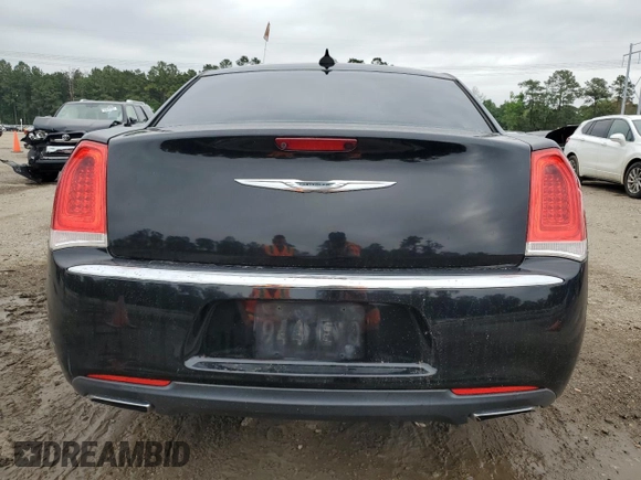 2016 Chrysler 300 Anniversary Edition z VIN 2C3CCAAG1GH343738, wystawiony jako Copart lot #55675155 z przebiegiem 120 382 mil mil oraz Szkody całkowita. Historia ofert i sprzedaży dostępna na DreamBid. Obrazek 6.