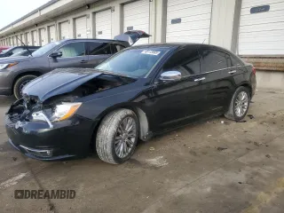 2013 Chrysler 200 Limited z VIN 1C3CCBCG7DN524526, wystawiony jako Copart lot #48113565 z przebiegiem 164 207 mil mil oraz Szkoda całkowita • Salvage title. Historia ofert i sprzedaży dostępna na DreamBid. Obrazek 1.