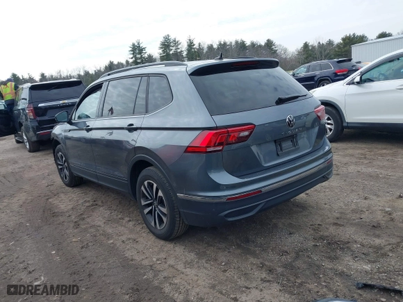 2024 Volkswagen Tiguan S with VIN 3VVRB7AXXRM043374, listed as a IAAI auction lot 41719157 with 21,637 mi miles. Bid and sale history available at carsss.com. Image 3.