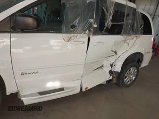 2017 Dodge Grand Caravan SE z VIN 2C4RDGBG6HR848612, wystawiony jako IAAI lot #38453498 z przebiegiem 56 964 mil mil oraz . Historia ofert i sprzedaży dostępna na DreamBid. Obrazek 6.